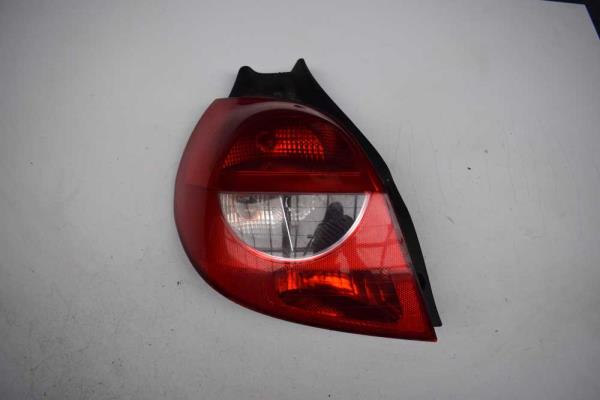 FEU ARRIERE GAUCHE RENAULT - Vue 1